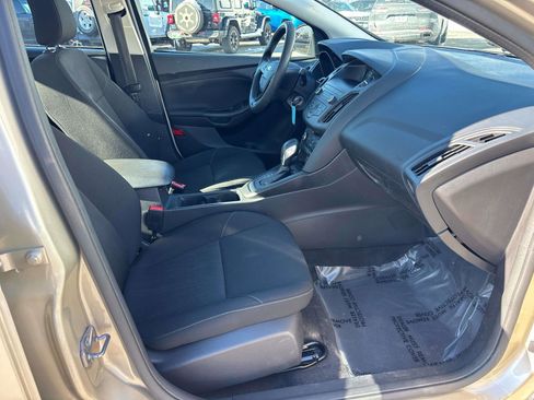 Used 2018 Ford Focus SE image 12