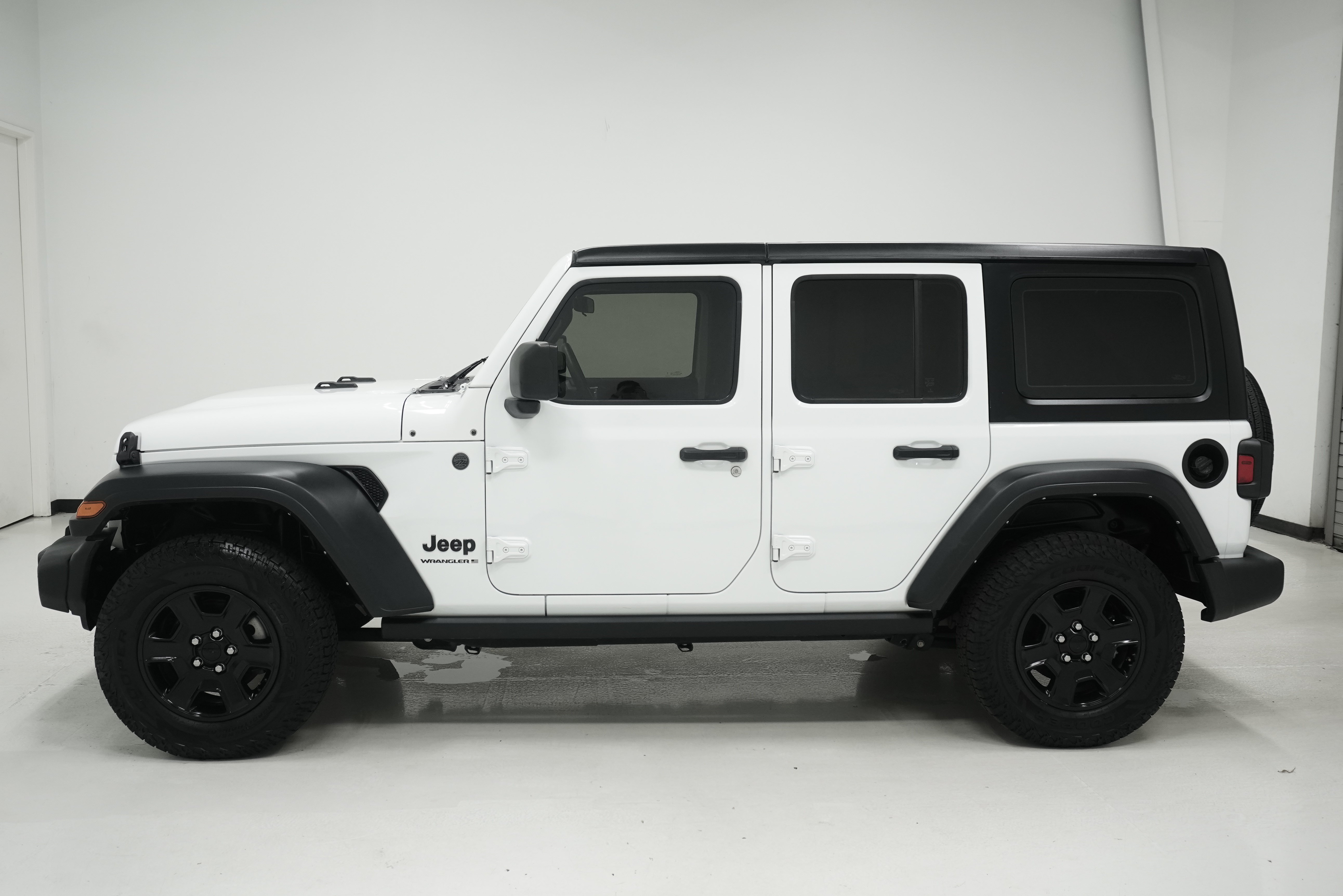 Used 2024 Jeep Wrangler Unlimited Sport AWD/4WD image 7