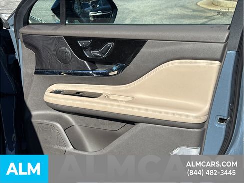 Used 2024 Lincoln Corsair AWD image 18