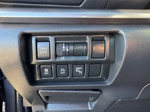Used 2021 Subaru Crosstrek 2.5i Limited AWD/4WD image 23