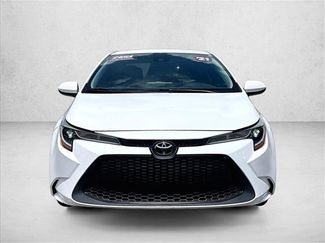 Used 2021 Toyota Corolla LE FWD video 3