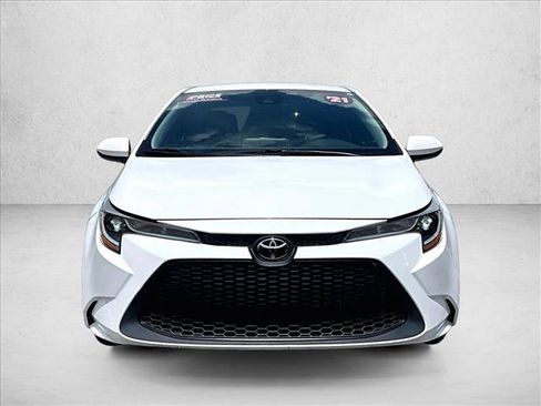 Used 2021 Toyota Corolla LE FWD image 3
