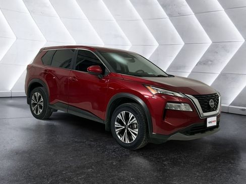 Used 2022 Nissan Rogue SV FWD image 1