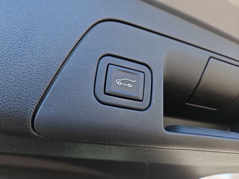 Used 2023 Buick Envision Avenir image 30