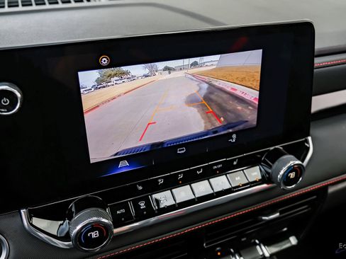 Used 2024 Chevrolet Colorado Z71 w/ Z71 Convenience Package 2 image 66