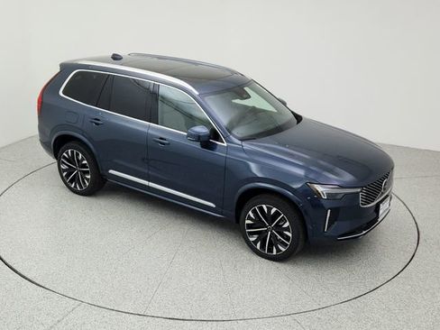 New 2026 Volvo XC90 B6 Plus w/ Protection Package Premier image 14