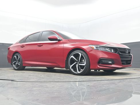 Used 2018 Honda Accord Sport image 20