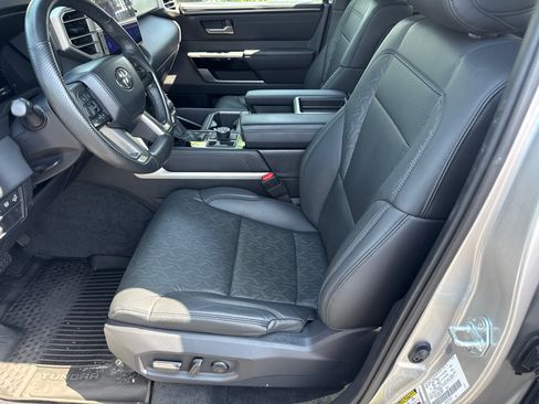 Used 2025 Toyota Tundra Limited AWD/4WD image 21