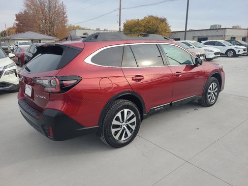 Used 2020 Subaru Outback Premium image 6