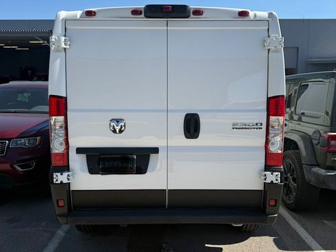 Used 2025 RAM ProMaster 2500 w/ Convenience Group FWD image 4