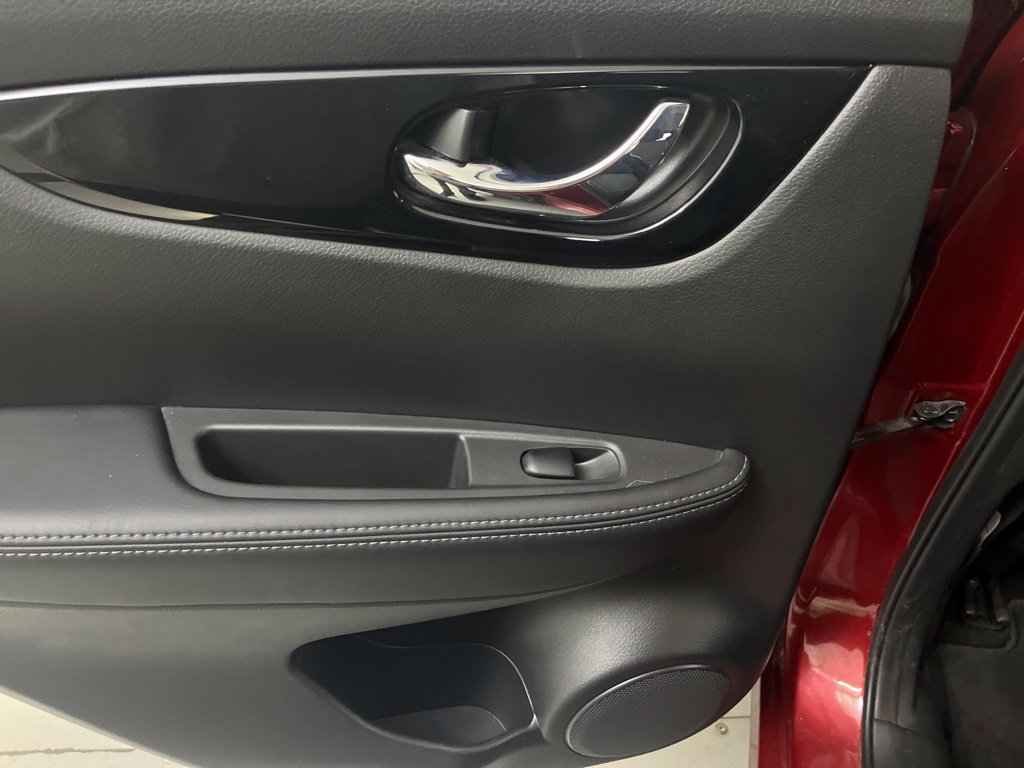 Used 2022 Nissan Rogue Sport SV AWD/4WD image 53