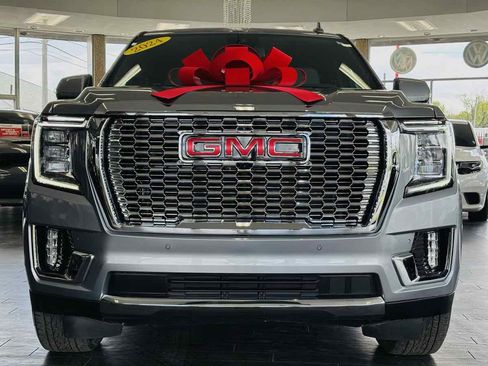 Used 2024 GMC Yukon SLT w/ SLT Luxury Package AWD/4WD image 4