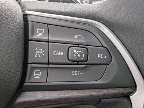 New 2025 Jeep Grand Cherokee L Limited w/ Black Appearance Package AWD/4WD image 23
