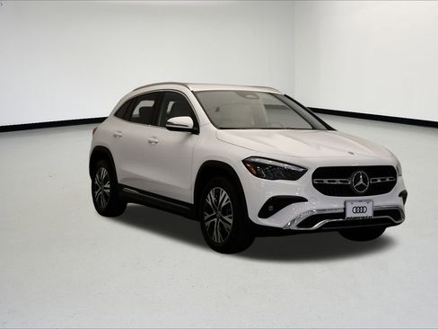 Used 2025 Mercedes-Benz GLA 250 4MATIC image 7