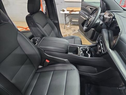 New 2026 Chevrolet Traverse LT w/ Sun and Wheel Package image 13