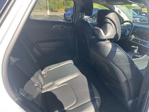 Used 2023 Kia Sportage EX image 19