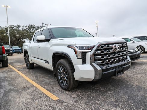 Used 2025 Toyota Tundra Platinum image 6