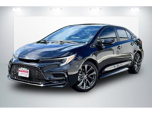 Used 2025 Toyota Corolla SE w/ SE Premium Package AWD/4WD image 2