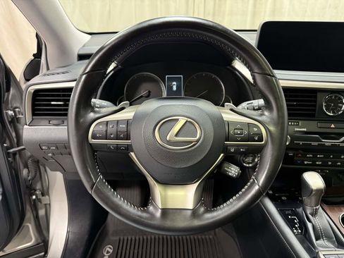 Used 2021 Lexus RX 350L Premium w/ Premium Package image 11