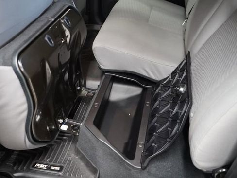 Used 2022 Toyota Tacoma SR5 AWD/4WD image 44