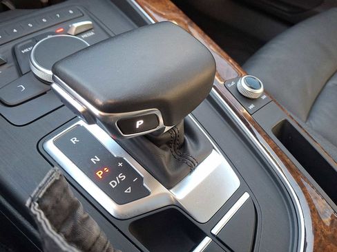 Used 2019 Audi A4 2.0T Premium w/ Convenience Package image 12