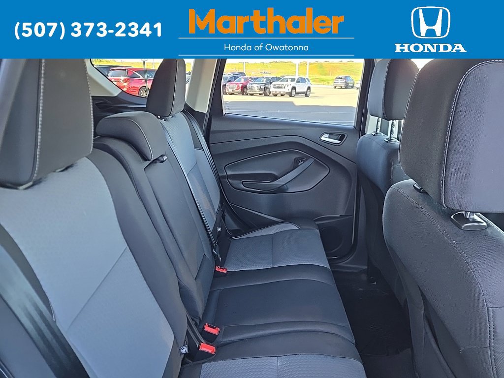 Used 2017 Ford Escape SE w/ SE Cold Weather Package AWD/4WD image 16