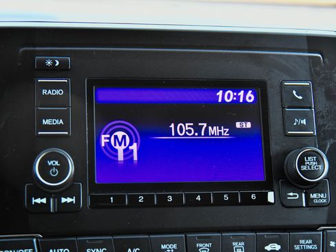 Used 2018 Honda Odyssey LX image 19