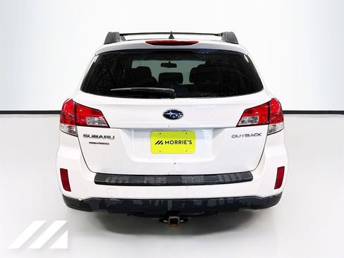 Used 2014 Subaru Outback 2.5i Premium AWD/4WD image 6