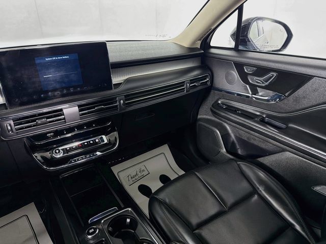 Used 2024 Lincoln Corsair AWD w/ Equipment Group 101A image 23