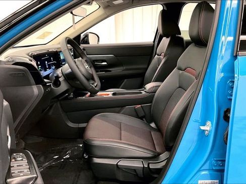 New 2025 Nissan Kicks SR w/ Illumination Package AWD/4WD image 10