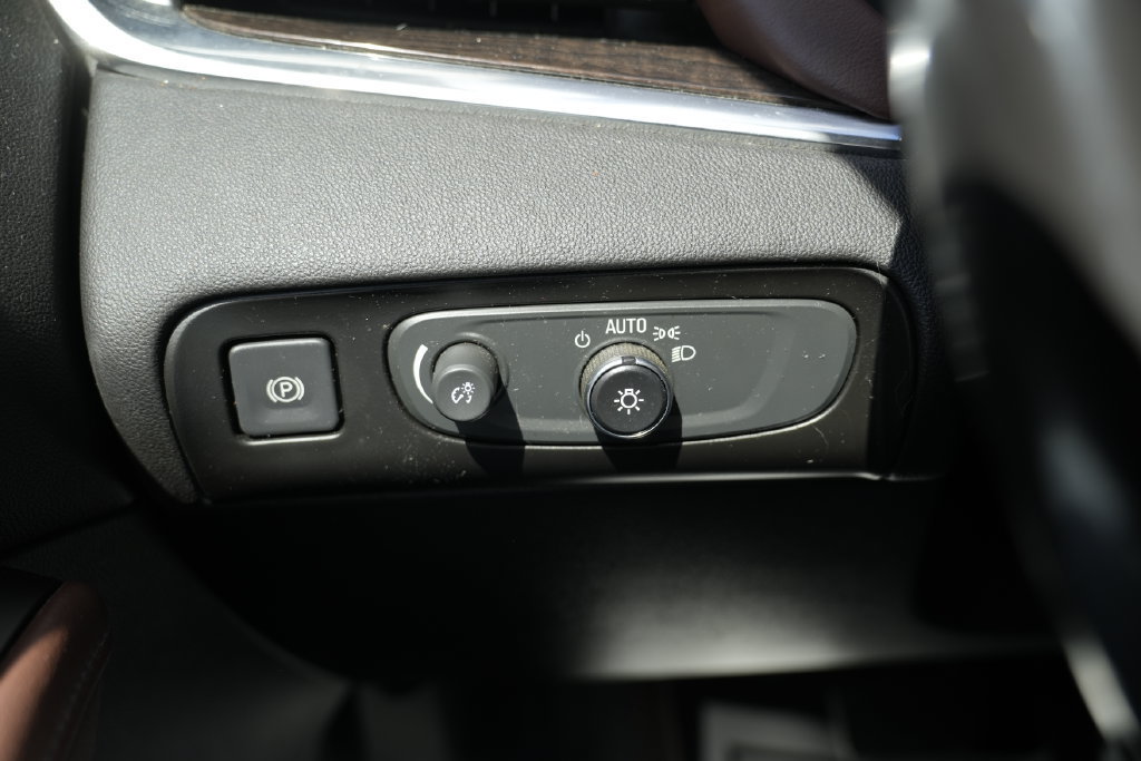 Used 2020 Buick Enclave Avenir w/ Avenir Technology Package AWD/4WD image 52