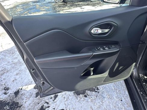 Used 2021 Jeep Cherokee Trailhawk w/ Trailer Tow Group image 16