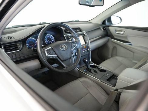 Used 2017 Toyota Camry XLE image 6
