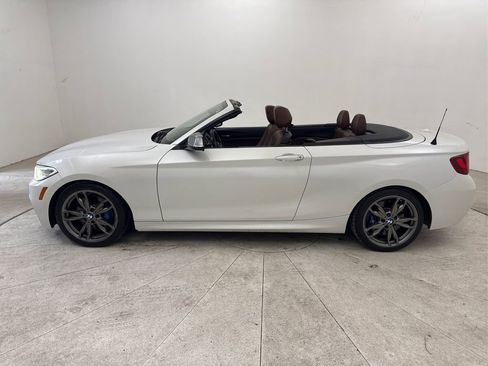 Used 2015 BMW M235i Convertible image 10