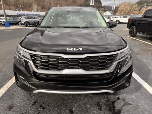 Used 2023 Kia Seltos LX image 2