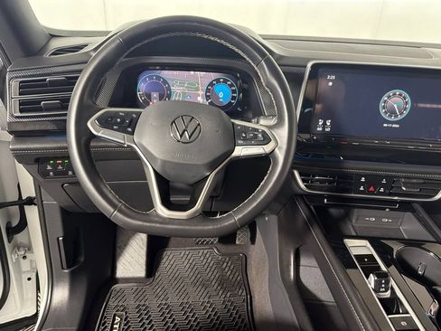 Certified 2024 Volkswagen Atlas Cross Sport SEL AWD/4WD image 12