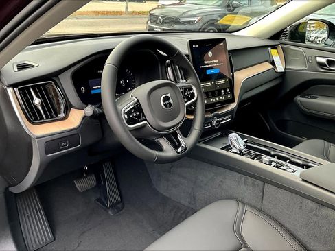 New 2026 Volvo XC60 B5 Plus w/ Protection Package Premier image 9