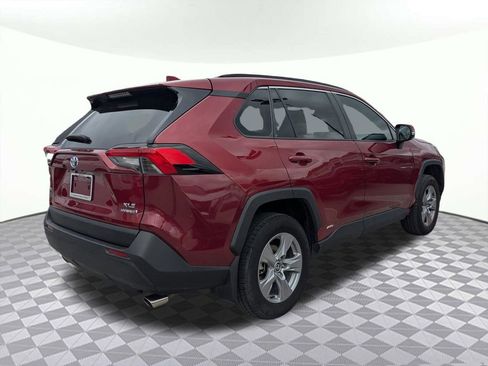 Used 2022 Toyota RAV4 XLE image 3