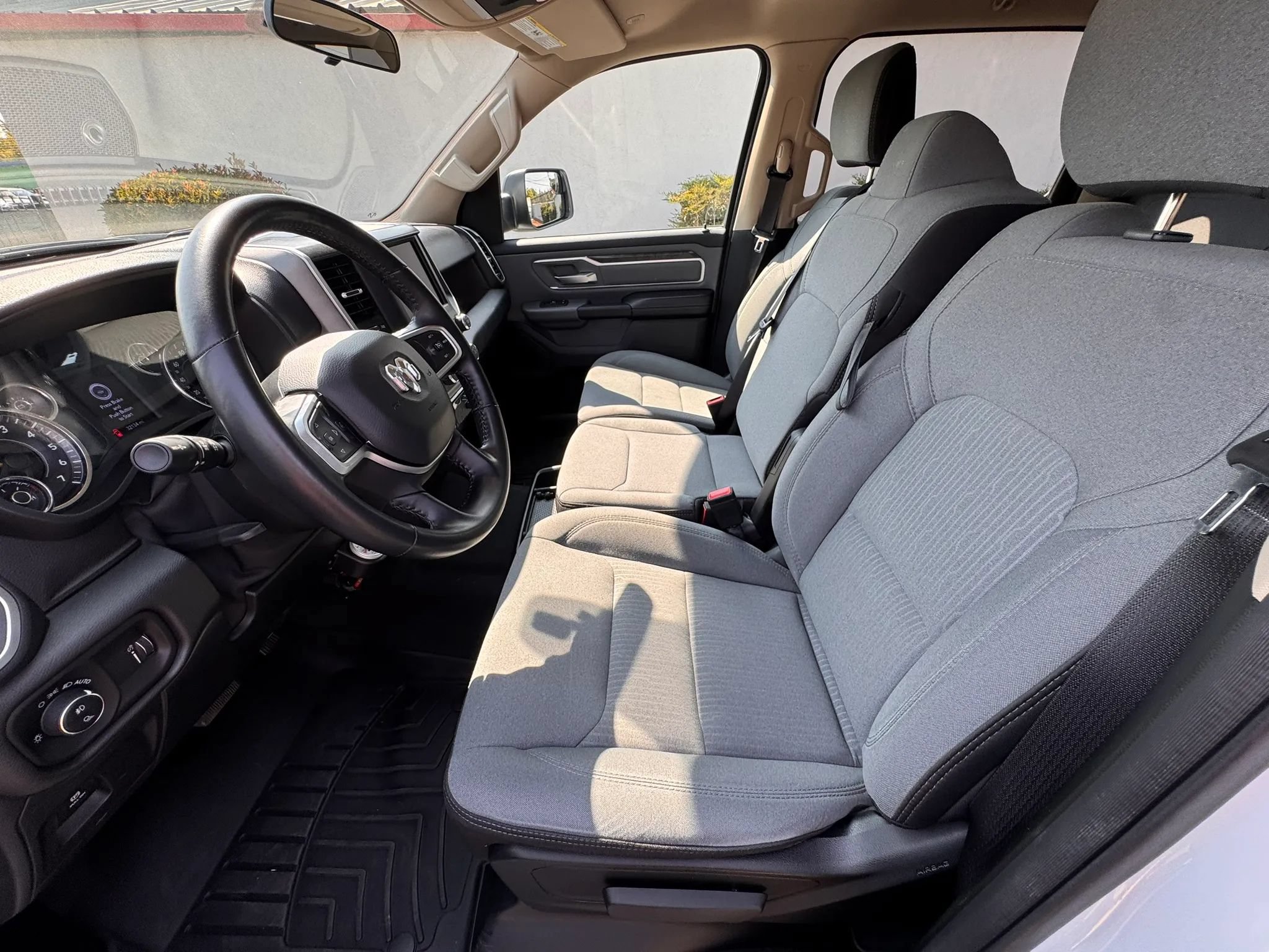 Used 2020 RAM 1500 Big Horn AWD/4WD image 11