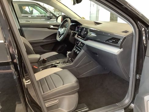 Used 2023 Volkswagen Taos SEL AWD/4WD image 11