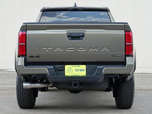 Used 2025 Toyota Tacoma TRD Off-Road AWD/4WD image 11