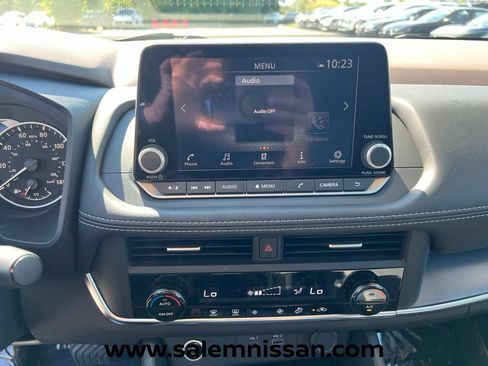 Used 2023 Nissan Rogue SV AWD/4WD image 11