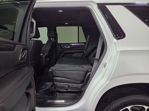Used 2021 Chevrolet Tahoe RST w/ Luxury Package AWD/4WD image 16
