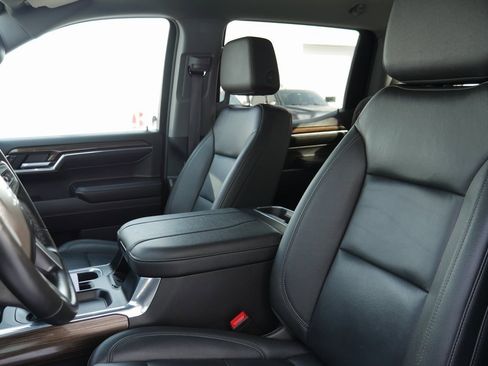 Used 2024 Chevrolet Silverado 1500 LT Trail Boss image 9