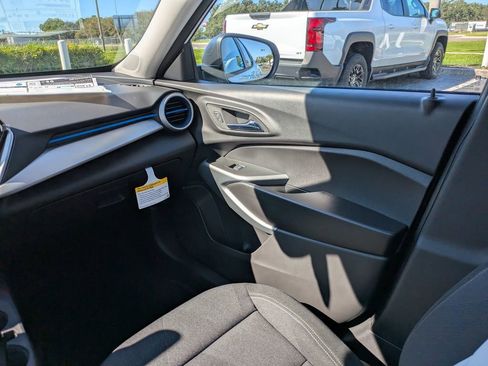 New 2026 Chevrolet Trax LS w/ Driver Confidence Package image 17