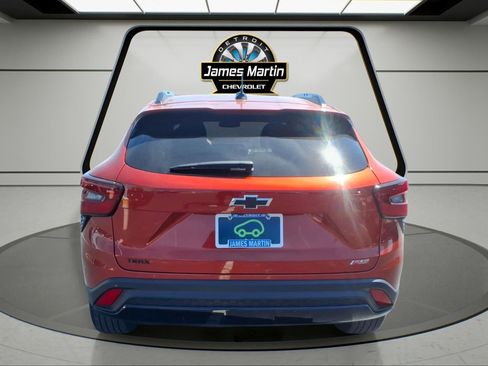 Certified 2024 Chevrolet Trax RS w/ Sunroof Package FWD image 5