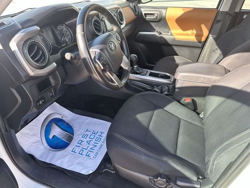 Used 2019 Toyota Tacoma SR5 RWD image 10