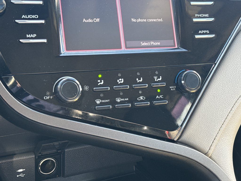 Used 2019 Toyota Camry LE FWD image 24
