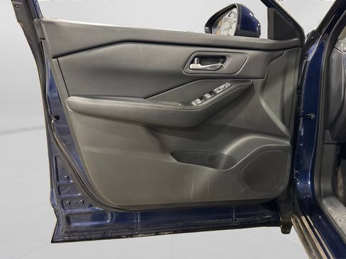 Used 2025 Nissan Rogue SV image 15