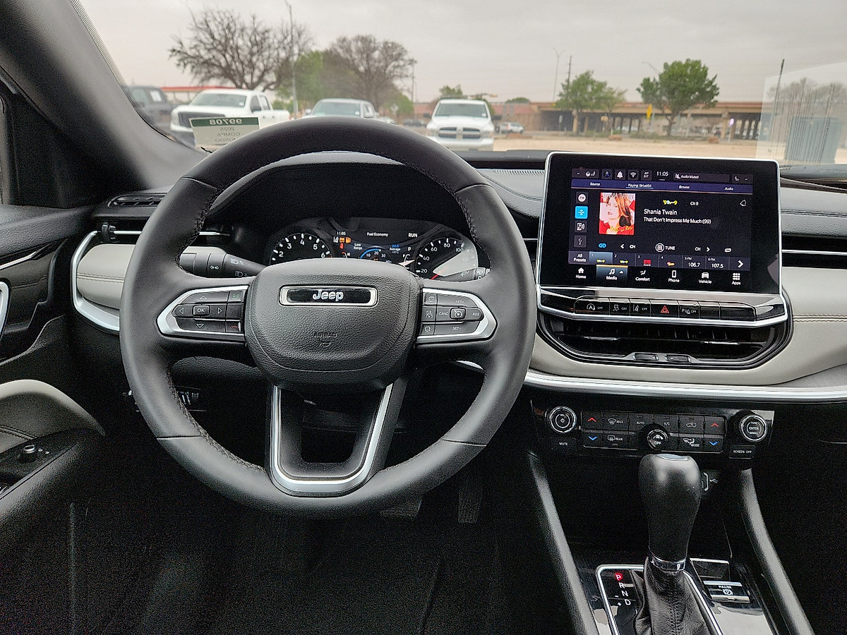 Used 2025 Jeep Compass Limited AWD/4WD image 6